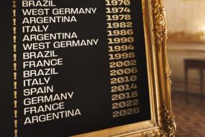 明晨抽簽！世界杯官方曬歷屆冠軍：快要到新名字出現(xiàn)的時(shí)候了...