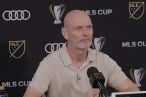 白浪主帥：我們知道梅西是公認的Goat，有穆勒在隊中真是太好了