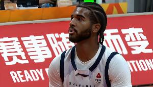 太猛了！克里斯半場9中5拿下16分4板1帽