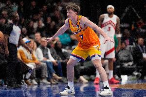 不懼強敵！黃蜂本賽季3戰(zhàn)猛龍贏下2場 唯一敗績拜巴恩斯封蓋所賜