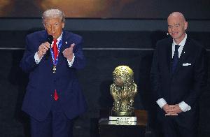 你信嗎？特朗普：我踢足球比C羅梅西略遜一籌，但速度更快一些