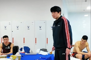 邱彪更衣室狂怒：不管能不能贏你不能放棄了 這個(gè)隊(duì)就要兇狠的人