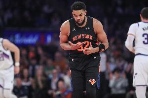 上一場(chǎng)因小腿傷勢(shì)缺戰(zhàn)！面包：唐斯參加了訓(xùn)練 未知明日是否出戰(zhàn)