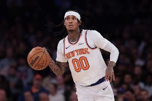 倒是都不搶戲！半場替補尼克斯合計9分 猛龍共6分