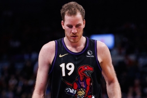 盡力了！珀?duì)柼貭?投5中得10分9板3助2斷 前場(chǎng)籃板有4個(gè)