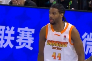 這是外援水平？愛德華茲9中1&三分6中1 亨特6中1 二人合計僅10分