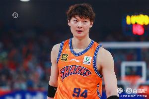 殺傷不少！半場王哲林2中1拿到8分7板 罰球8中6