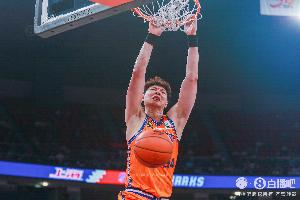 兩雙到手！王哲林7中4拿到14分13板 罰球8中6