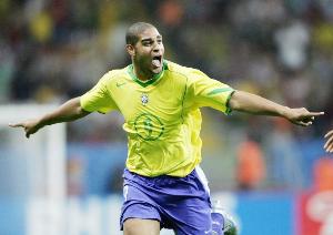 帕爾馬舊將：阿德里亞諾曾在派對一口氣喝了33瓶啤酒，而且還沒醉