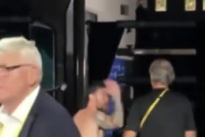 領(lǐng)先兩球被追平！賽后梅西非常憤怒??