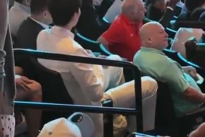 不被看好又如何！美媒：哥們在觀眾席里被選中