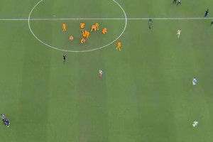 冤家！阿庫尼亞和鄧弗里斯之間發(fā)生的事情就是世界杯開始的??