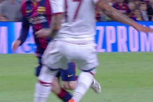 過不去了！歐冠官方曬梅西犯罪式過人晃倒博阿滕進球：永恒??