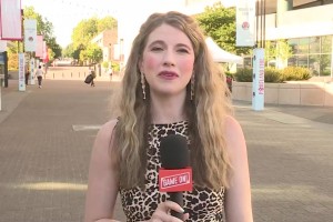 吧友們愛(ài)看嗎？開(kāi)拓者美女記者格林的最新采訪視頻出爐