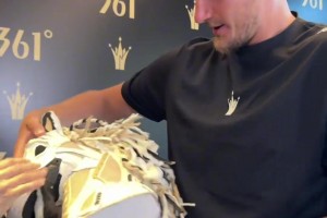 是什么讓約基奇驚出表情包？？？