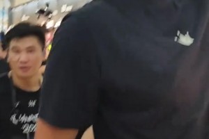 ??這么近的距離，就說你受得了嗎！