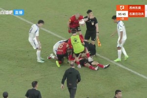 望無(wú)大礙！中甲蘇州東吳球員胡靖比賽中突然昏厥，救護(hù)車緊急進(jìn)場(chǎng)