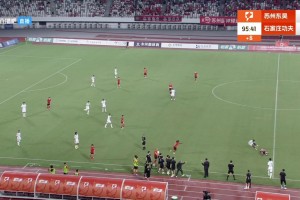 令人心痛??！中甲球員突然昏倒，救護(hù)車緊急進(jìn)場(chǎng)，希望無(wú)大礙