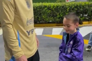 梅西看完震驚了??！小球迷讓梅西進(jìn)球后做他的慶祝動作