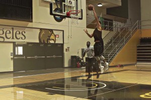 國產(chǎn)字母哥？易建聯(lián)這天賦現(xiàn)在看，真的炸裂啊??