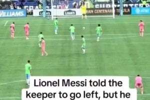 是沒看到嗎？現(xiàn)場直拍：梅西讓烏斯塔里撲左側，可烏斯塔里沒有聽