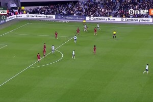 有點上頭！馬斯坦托諾邊路犯規(guī)后對邊裁一頓嘴炮輸出，腳下太拖沓