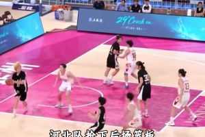 老外：西裝革履看蘇超得繃著；張雨綺：趕緊起來加油！！??