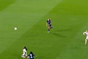 男女有別！施蕾德帽子戲法率里昂女足6比1血洗巴黎女足！