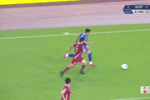 門前亂戰(zhàn)！南京隊錯失良機