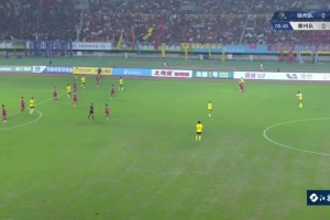 泰州隊突施冷箭！徐州隊門將奮勇?lián)涑? >
                                        </div>
                                    </div>
                                                                        <div   id=