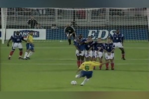 誰更厲害？小儒尼尼奧&卡洛斯&小羅無解任意球破門PK！