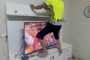 極度不雅！杜蘭在第95分鐘扳平比分后，費內(nèi)巴切球迷激動不已…