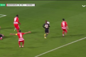 凱恩禁區(qū)內(nèi)犯規(guī)送點(diǎn)！奎菲爾德點(diǎn)射破門梅開二度！